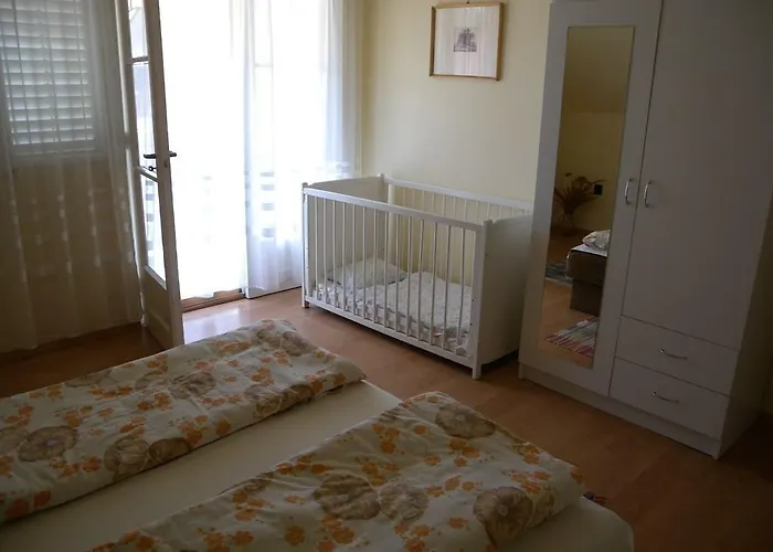 Daisy 2 By Interhome *